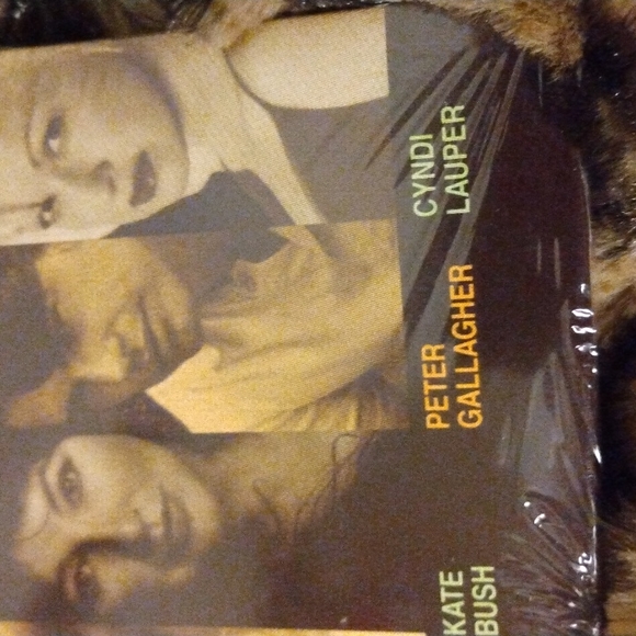 CD James Taylor,Cyndi Lauper and more - Picture 4 of 9